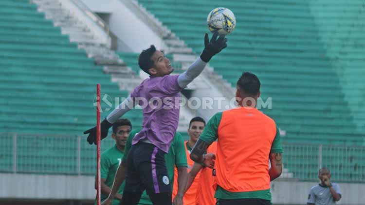 Dhika Bayangkara dikaitkan ke Persib Bandung karena cocok dalam tiga kriteria yang disebutkan Gatot Prasetyo. Copyright: © Ronald Seger Prabowo/INDOSPORT