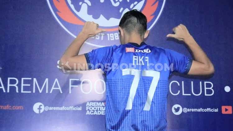 Arema FC resmi mengenalkan Takafumi Akahoshi sebagai pemain asing Asia pengganti Pavel Smolyachenko Copyright: © Ian Setiawan/INDOSPORT