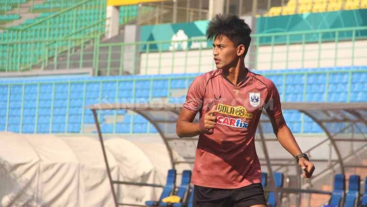 Striker Hari Nur Yulianto saat melakukan latihan rutin bersama PSIS Semarang menjelang laga Liga 1 2019. Copyright: © Alvin Syaptia Pratama /INDOSPORT