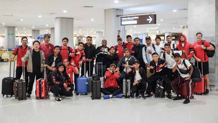 Tim Bali United saat Jumat dini hari sudah tiba di Bandara Ngurah Rai, Denpasar. Copyright: © Media Officer Bali United