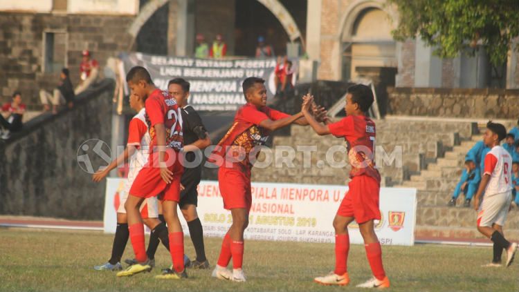Tim Kelas Khusus Olahraga (KKO) Kota Surakarta yang mewakili Jawa Tengah menjuarai Piala Menpora U-14 2019 Copyright: © Ronald Seger Prabowo/INDOSPORT