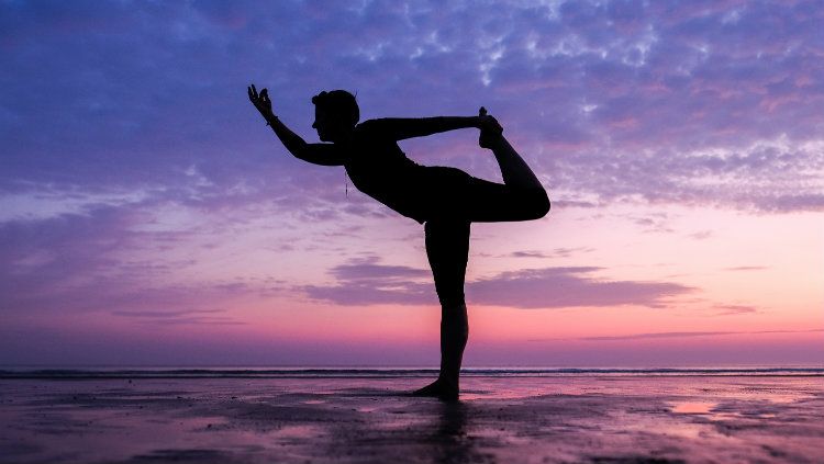 Ilustrasi yoga. Copyright: © Ian Forsyth/Getty Images