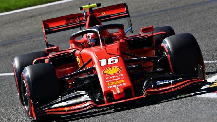 Pembalap Formula 1 tim Ferrari, Charles Leclerc, mampu jadi yang tercepat di sesi latihan bebas ke-3, Free Practice 3 GP Singapura. Copyright: © Sky Sports