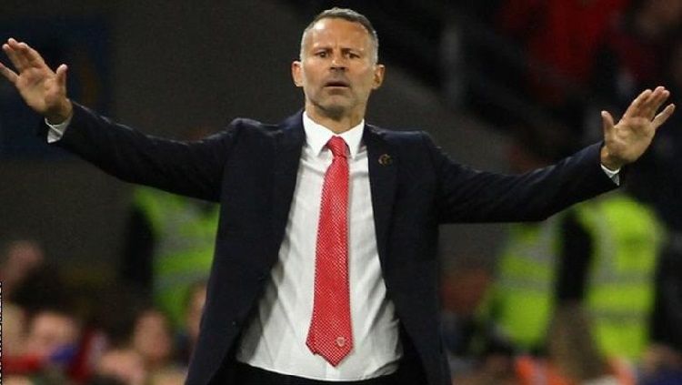 Pelatih Timnas Wales, Ryan Giggs meminta tim asuhannya bermain disiplin jelang berhadapan dengan Azerbaijan dalam kualifikasi Euro 2020, Minggu (16/11/19). Copyright: © The Sun