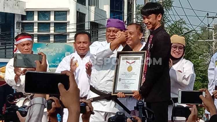 Pelaksanaan Hari Olahraaga Nasional (Haornas) 2019 lebih berwarna, sebab sebuah rekor Museim Rkeor Indonesia (MURI) terpecahkan di Haornas 2019. Copyright: © Zainal Hasan/INDOSPORT