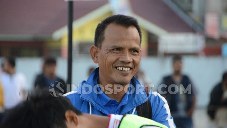 Mantan pemain Timnas senior Indonesia sekaligus Pelatih Karo United FC, Ansyari Lubis. Copyright: © Aldi Aulia Anwar/INDOSPORT