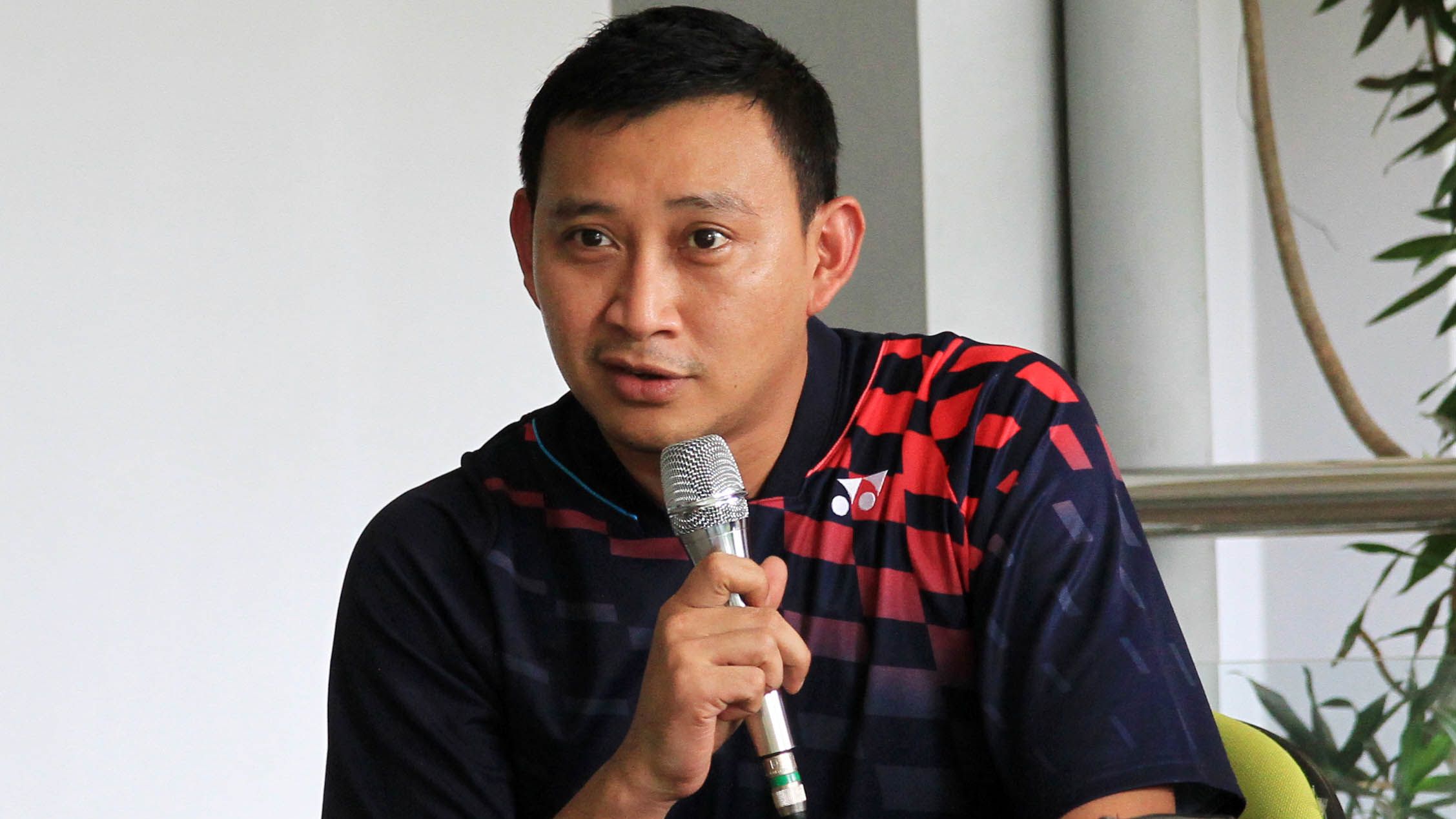 Imam Tohari, pelatih tunggal putra PB Djarum yang juga berperan dalam karier Kento Momota. Copyright: © badmintonindonesia.org