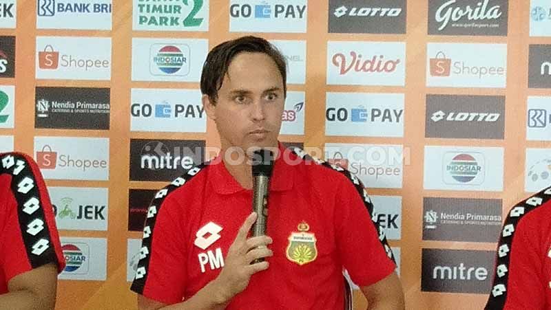 Paul Munster mengomentari kondisi laga Bhayangkara FC vs Persija Jakarta di Liga 1 2020 yang tanpa penonton. Copyright: © Shintya Anya Maharani/INDOSPORT
