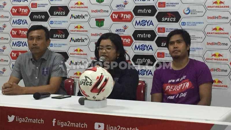 Pelatih Persita, Widodo Cahyono Putro dan Egi Megiansyah usai menang lawan Sriwijaya FC. Copyright: © Petrus Manus Da'Yerimon/INDOSPORT