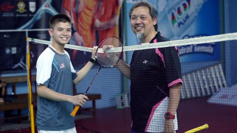 Jawara bulutangkis Indonesia Open, Datuk Razif Sidek (kanan), kabarnya telah menawarkan diri untuk menjadi petinggi PBSI-nya Malaysia, Badminton Association of Malaysia (BAM). Copyright: © nst.com.my