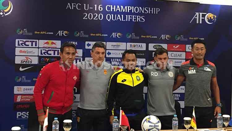 Jumpa pers Timnas Indonesia U-16 akan menjalani babak kualifikasi Piala Asia U-16 2020. Copyright: © Petrus Manus DaYerimon/INDOSPORT