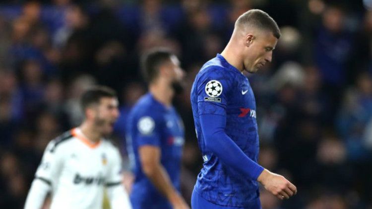 Ross Barkley dan Chelsea akhiri kerja sama lebih cepat saat Liga Inggris sudah berjalan empat pekan dan bursa transfer menyisakan dua hari saja. Copyright: © BBC Sport