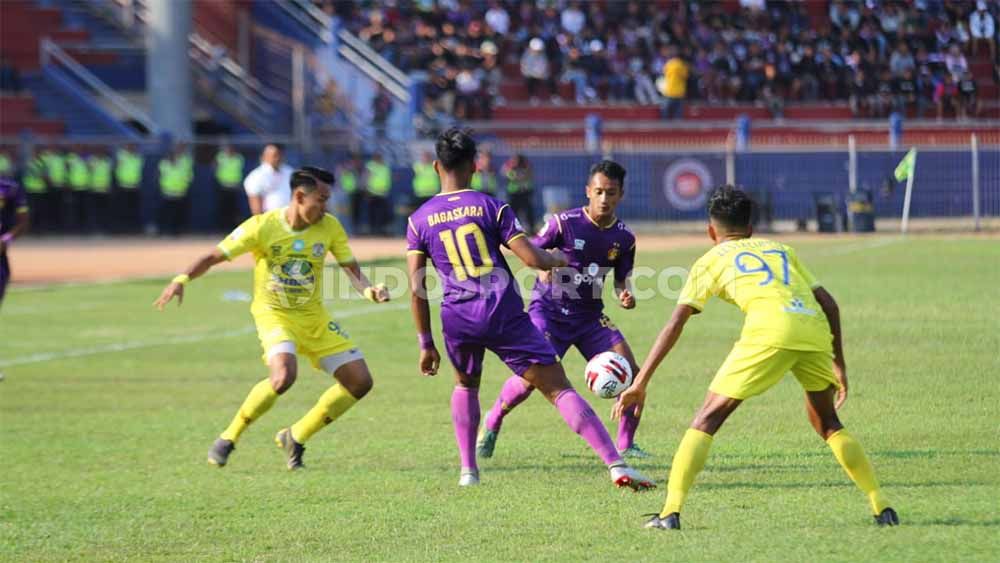 Laga pertandingan antara Persik Kediri vs Persiba Balikpapan di Liga 1, Kamis (19/09/19). Copyright: © Ian Setiawan/INDOSPORT