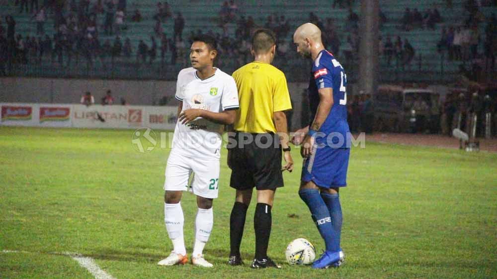 Laga pertandingan antara PSIS Semarang vs Persebaya, Jumat (20/9/19). Copyright: © Alvin Syaptia Pratama/INDOSPORT
