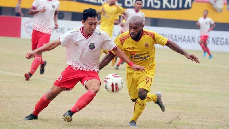 Laga pertandingan antara Sriwijaya FC vs Persibat Batang di Stadion Gelora Sriwijaya, Sabtu (21/09/2019). Copyright: © Alvin Syaptia Pratama/INDOSPORT