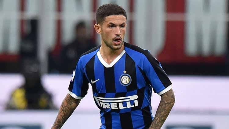 I Nerazzurri julukan Inter Milan selangkah lagi menendang Stefano Sensi. Sosok yang dijuluki Titisan Xavi Hernandez tersebut bakal berlabuh ke kubu rival. Copyright: © Emilio Andreoli/Getty Images