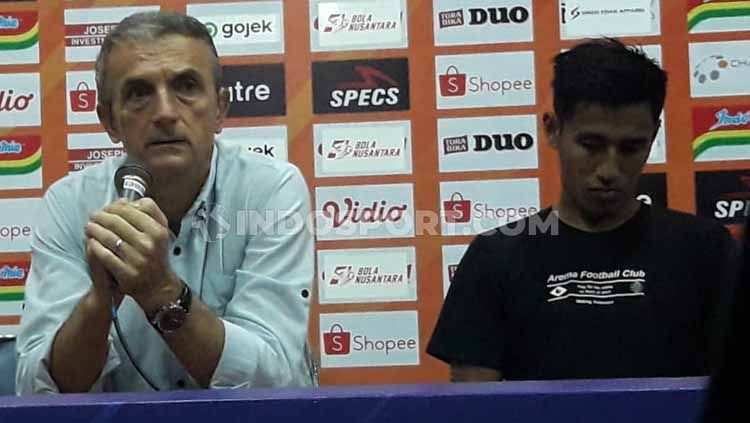 Pelatih Arema FC, Milomir Seslija jumpa pers usai laga Copyright: © Ian Setiawan/INDOSPORT