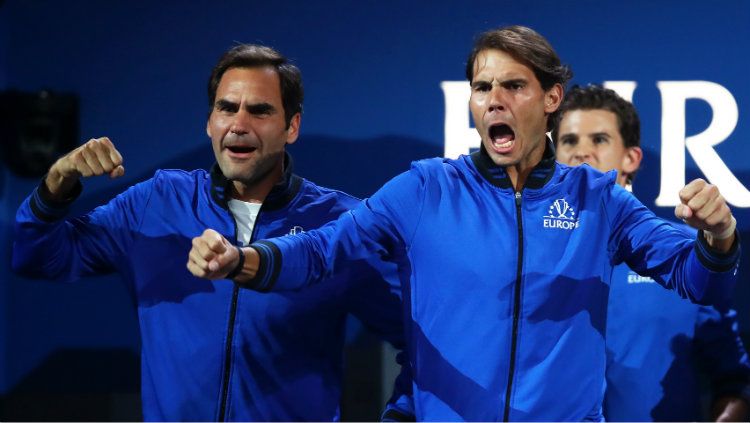 Roger Federer dan Rafael Nadal saat berlaga di ajang Laver Cup 2019. Copyright: © Julian Finney/Getty Images for Laver Cup