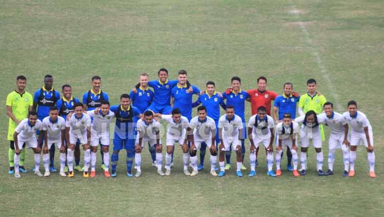 Skuat Persib Bandung memutuskan untuk berangkat ke Madura sehari sebelum laga kontra Madura United di Liga 1 2019. Copyright: © Arif Rahman/INDOSPORT