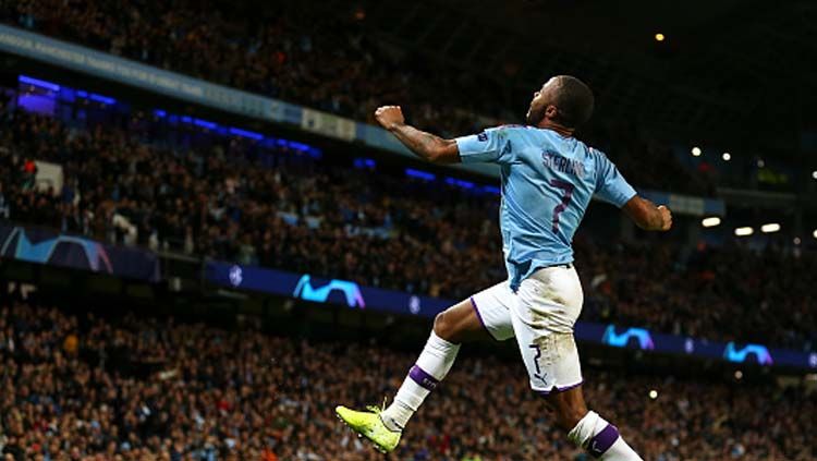 Selebrasi striker Manchester City, Raheem Sterling Copyright: © Robbie Jay Barratt/GettyImages