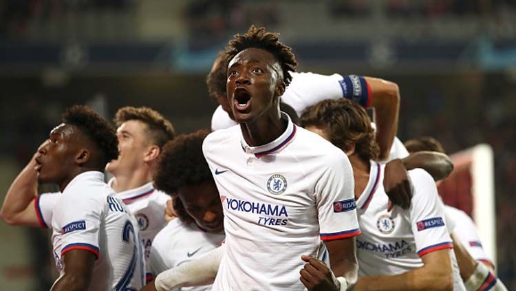 Para pemain Chelsea merayakan gol yang tercipta ke gawang Lille Copyright: © Bryn Lennon/GettyImages
