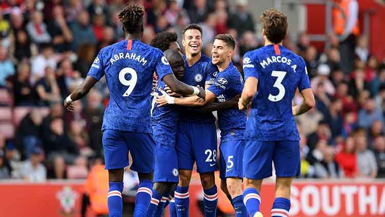 Para pemain Chelsea melakukan selebrasi di laga melawan Southampton. Copyright: © Darren Walsh/Chelsea FC via Getty Images
