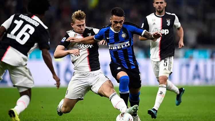 Jadwal pertandingan Coppa Italia hari ini akan menghadirkan pertandingan sengit antara Inter Milan vs Juventus dalam laga bertajuk Derby d’Italia. Copyright: © Nicolò Campo/LightRocket via Getty Images
