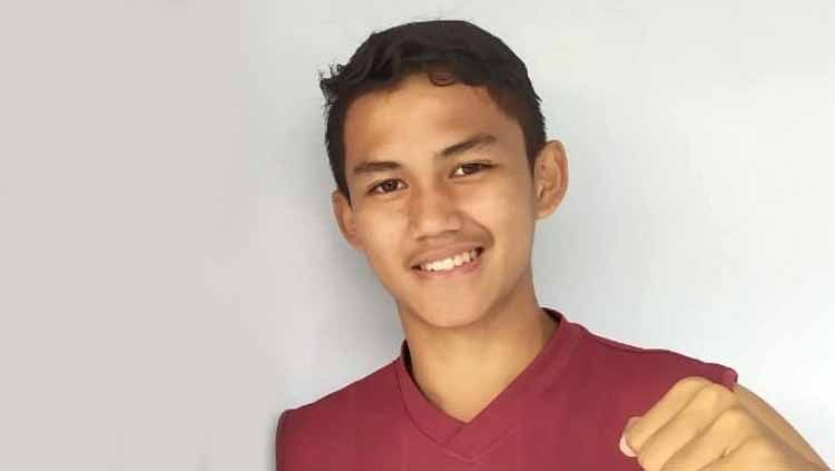 Dua tahun menimba ilmu sepak bola di Inggris dan Italia, pemain PSM Makassar U-16, Rafli Asrul dinilai layak untuk menyusul Brylian Aldama cs ke klub Eropa. Copyright: © PSM Makassar