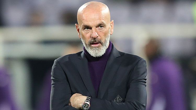 Pelatih AC Milan, Stefano Pioli dikabarkan ingin mencoba formasi baru yang lebih menyerang untuk menghadapi Hellas Verona di Liga Italia (Serie A) 2023/24. Copyright: © Gabriel Maltinti/GettyImages