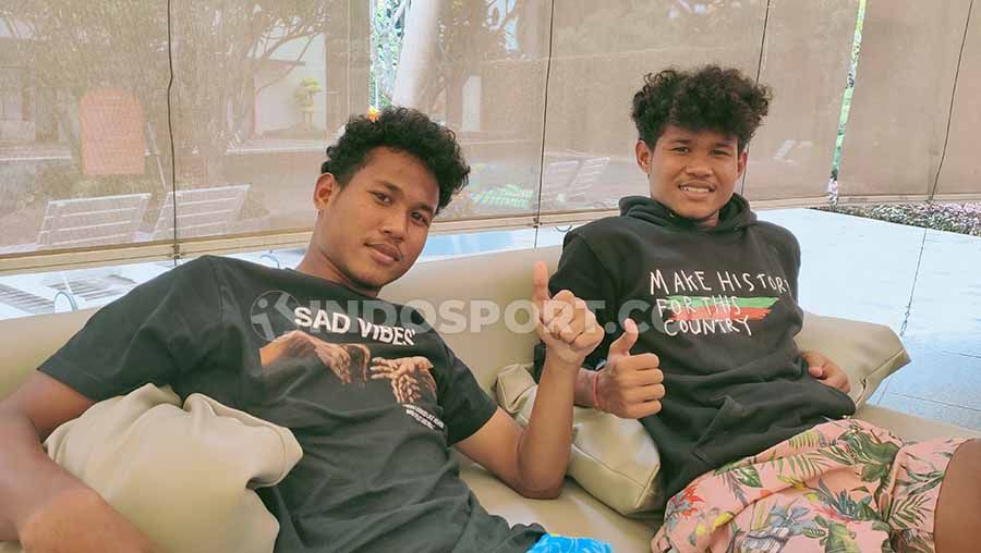 Seperti anak kembar pada umumnya, pemain Timnas Indonesia U-19, Bagus Kahfi dan Bagas Kaffa, memiliki pengalaman unik. Copyright: © Martin Gibsian/INDOSPORT