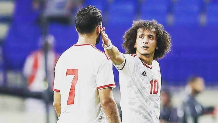 Pemain timnas Uni Emirat Arab (UEA), Omar Abdulrahman, menunjuk satu pemain usai timnya mengalahkan Timnas Indonesia di Kualifikasi Piala Dunia 2022, Kamis (10/10/19). Copyright: © amoory10