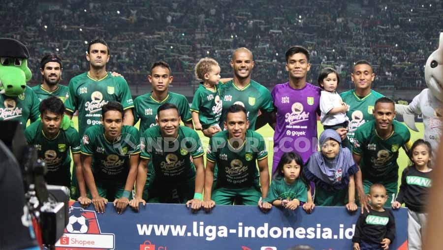 Skuat Persebaya Surabaya saat menghadapi Borneo FC. Copyright: © Fitra Herdian/INDOSPORT