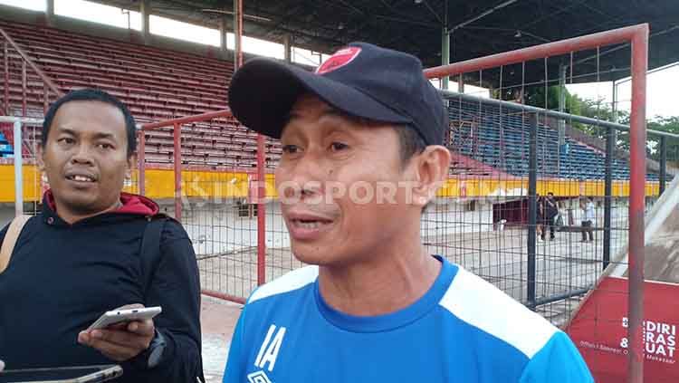 Asisten pelatih PSM Makassar, Imran Amirullah. Copyright: © Adriyan Adirizky Rahmat/INDOSPORT
