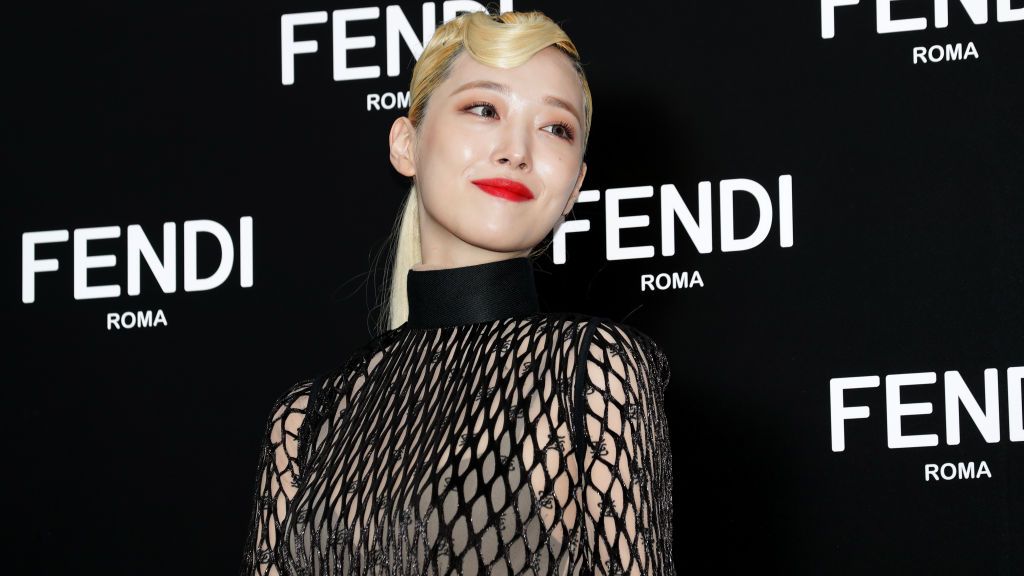 Sulli, aktris yang sempat muncul di Hotel Del Luna sebagai cameo Copyright: © Han Myung-Gu/WireImage via Getty Images