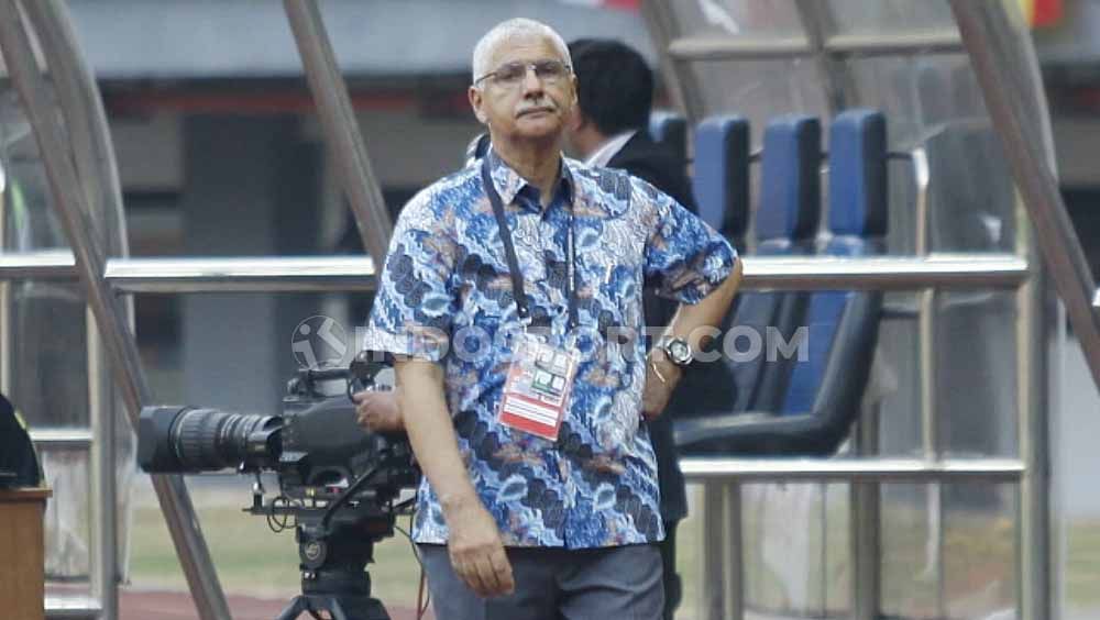 Edson Tavares sudah tidak lagi menjadi pelatih Persija Jakarta di Liga 1 2020. Namun meski sudah dilepas oleh Persija, dia tidak akan menganggur lama. Copyright: © Herry Ibrahim/INDOSPORT