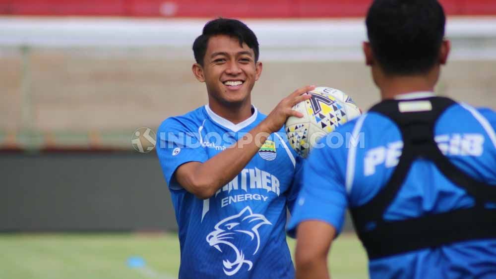 Pemain bintang dari klub Liga 1 Persib Bandung, Febri Hariyadi, akan menjadi hero dalam game eSports Mobile Legends: Bang Bang. Copyright: © Nofik Lukman Hakim/INDOSPORT