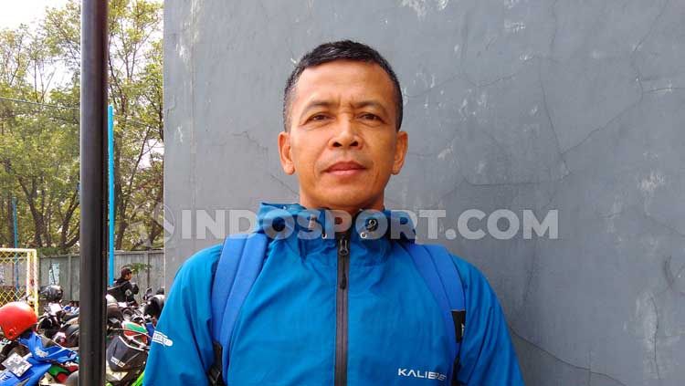 Mantan kapten tim Persib Bandung, Dadang Hidayat saat ditemui di Lapangan Lodaya, Kota Bandung, Rabu (16/10/2019). Copyright: © Arif Rahman/INDOSPORT