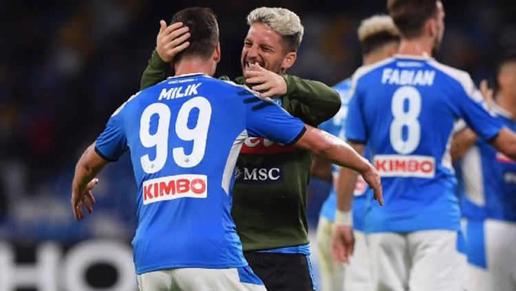 Arkadiusz Milik saat merayakan golnya dalam pertandingan Serie A Italia antara Napoli vs Hellas Verona, Minggu (20/10/19) dini hari WIB. Copyright: © sscnapoli.it