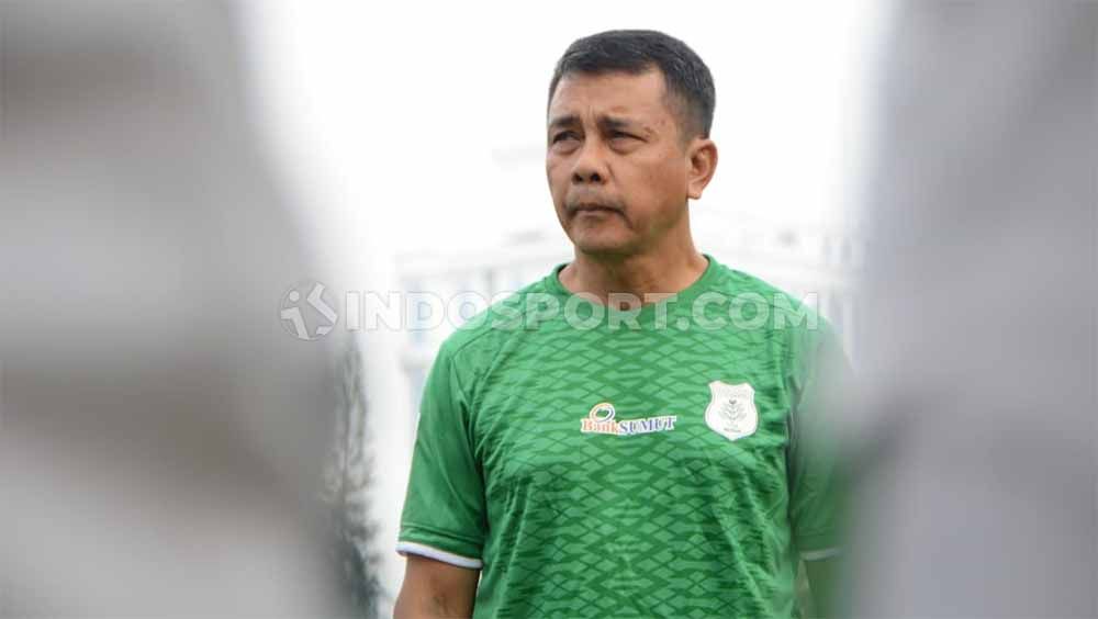 Jafri Sastra belum bisa memutuskan nasibnya di PSMS Medan setelah timnya hanya bisa melangkah ke babak 8 besar Liga 2 2019. Copyright: © Aldi Aulia Anwar/INDOSPORT