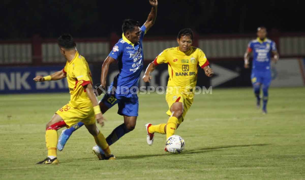 Pertemuan Persib Bandung vs Bhayangkara FC pada Liga 1 musim 2019 lalu. Copyright: © Herry Ibrahim/INDOSPORT