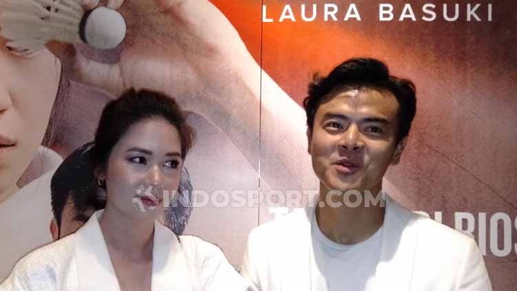 Dion Wiyoko dan Laura Basuki, pemeran Alan Budikusuma dan Susy Susanti di film biopik Susi Susanti — Love All Copyright: © Shintya Anya Maharani/INDOSPORT