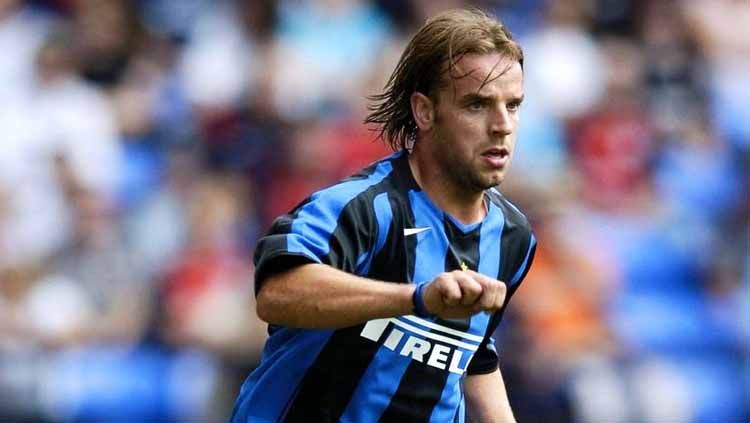 Andy van der Meyde, pemain sepak bola asal Belanda, namanya dahulu pernah menjadi bagian dari klub raksasa Serie A Italia, Inter Milan. Copyright: © thesefootballtimes.co