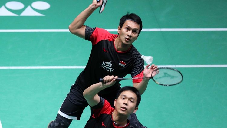 Mohammad Ahsan/Hendra Setiawan sukses balas dendam mengalahkan Zhang Nan/Ou Xuan Yi cukup mudah, skor akhir 21-19, 24-22 di Malaysia Masters 2020. Copyright: © PBSI