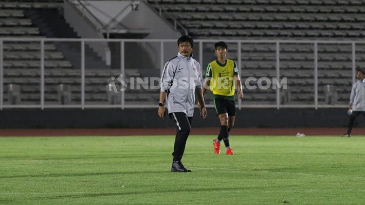 Pelatih Timnas Indonesia U-23, Indra Sjafri, mencoret Beto Goncalves dan Manahati Lestusen untuk SEA Games 2019. Copyright: © Petrus Manus Da'Yerimon/INDOSPORT