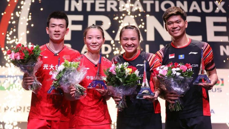 Inilah momen dimana flick serve dari Praveen Jordan sukses buat pebulutangkis China, Huang Yaqiong deg-degan di turnamen BWF World Tour Finals 2019. Copyright: © PBSI