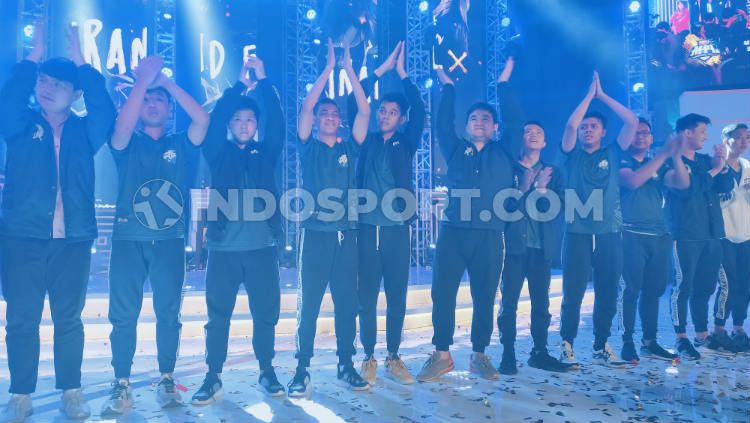 EVOS eSports saat menjuarai turnamen Mobile Legends Professional League (MPL) Indonesia season 4. Copyright: © Martini/INDOSPORT