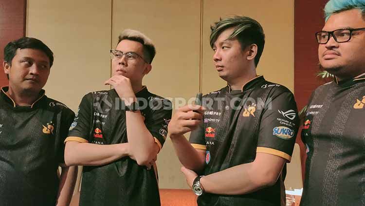 Tim eSports Rex Regum Qeon (RRQ) Endeavour resmi mengumumkan kepindahan mereka dari divisi Point Blank menuju game anyar, Call of Duty (CoD) Mobile. Copyright: © Martin Gibsian/INDOSPORT