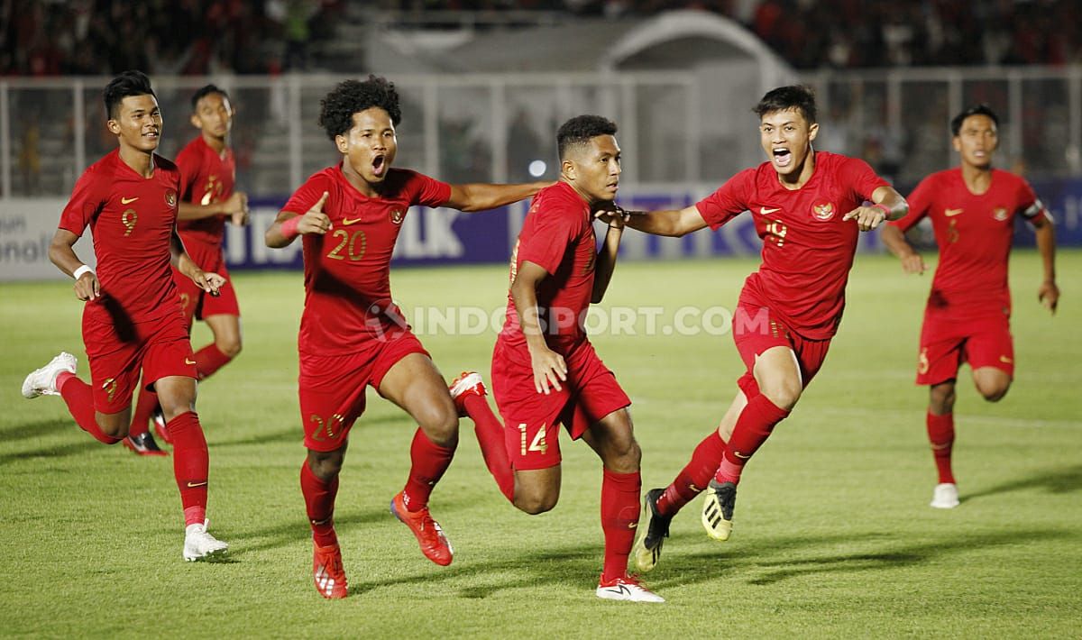 Timnas Indonesia U-19 hanya mampu unggul tipis 1-0 melawan Timor Leste U-19 di babak pertama Kualifikasi Piala Asia U-19 2020, Rabu (06/11/19). Copyright: © Herry Ibrahim/INDOSPORT