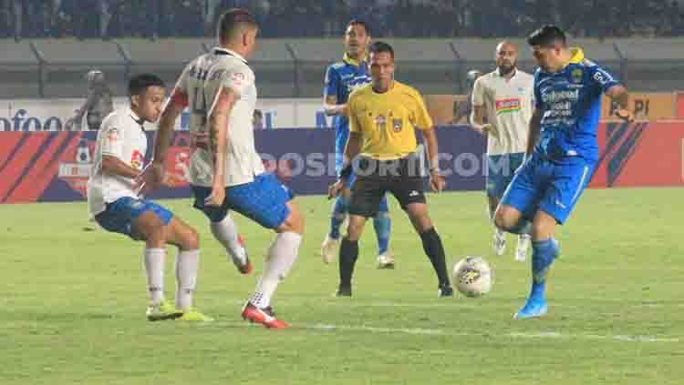 Persib Bandung vs PSIS Semarang, salah satu pertandingan Shopee Liga 1 2019 pekan ke-27. Copyright: © Arif Rahman/INDOSPORT