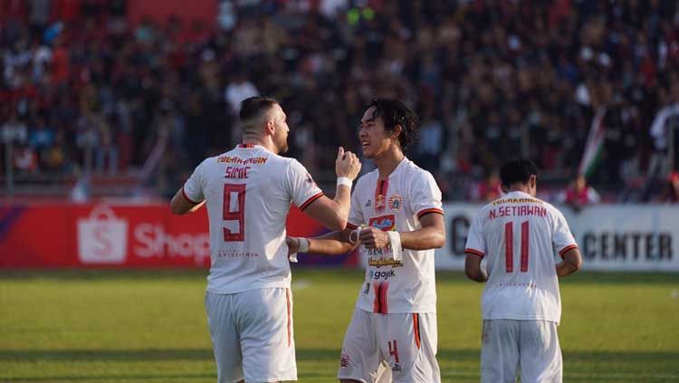 Marko Simic dan Ryuji Utomo mencetak gol bagi Persija Jakarta dalam laga yang berakhir imbang 2-2 melawan Semen Padang di Liga 1 pekan ke-27. Copyright: © Media Persija